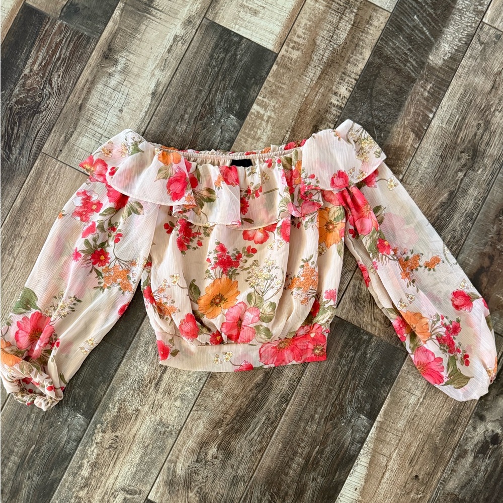 LUMIERE off the shoulder floral top size small